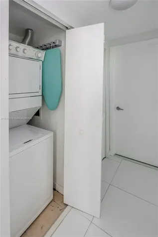 325 S Biscayne Boulevard Miami FL 33131