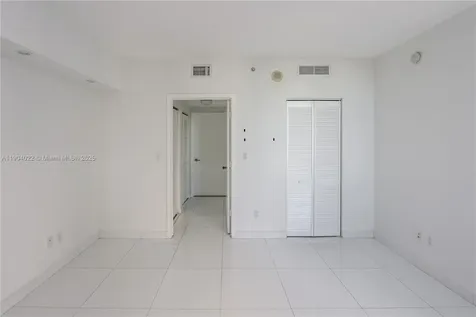 325 S Biscayne Boulevard Miami FL 33131