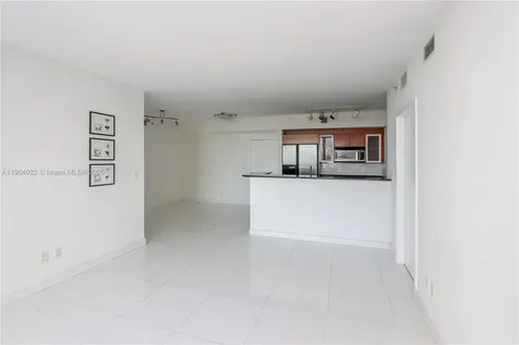 325 S Biscayne Boulevard Miami FL 33131