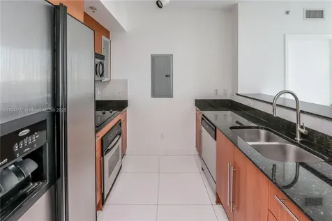 325 S Biscayne Boulevard Miami FL 33131