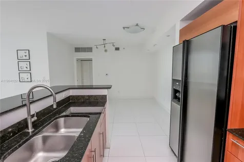 325 S Biscayne Boulevard Miami FL 33131
