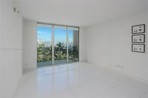325 S Biscayne Boulevard Miami FL 33131