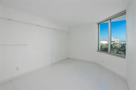 325 S Biscayne Boulevard Miami FL 33131