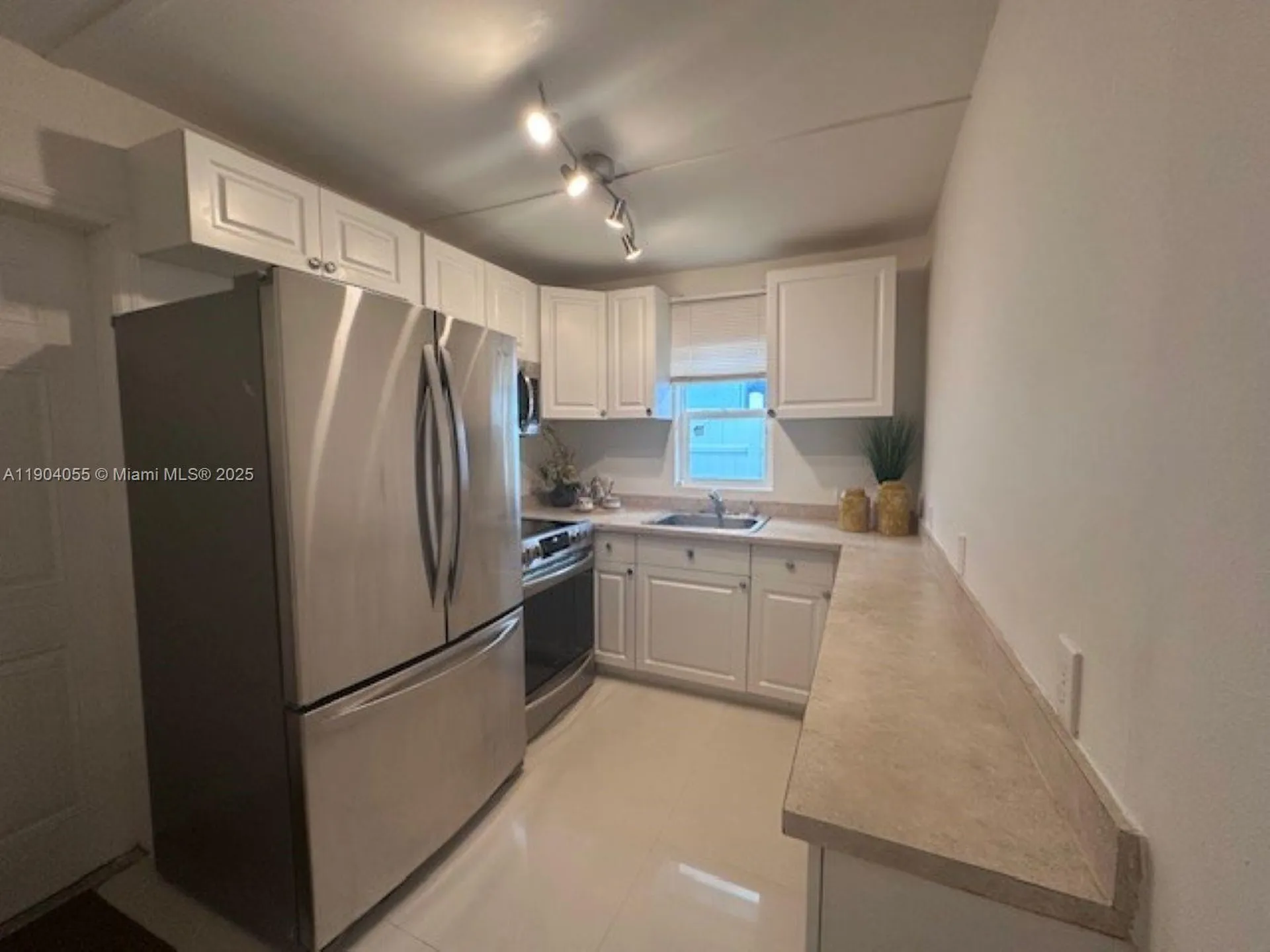 2898 NW 6th Court Fort Lauderdale FL 33311