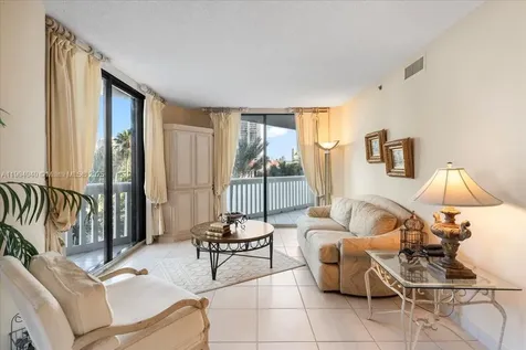 2000 Island Boulevard Aventura FL 33160