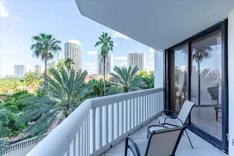 2000 Island Boulevard Aventura FL 33160