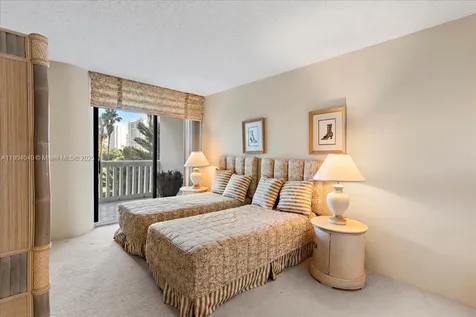 2000 Island Boulevard Aventura FL 33160