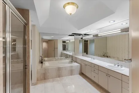 2000 Island Boulevard Aventura FL 33160