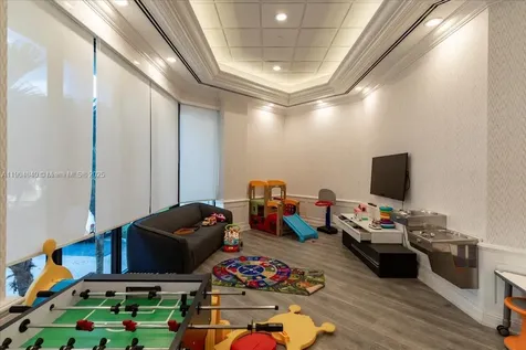 2000 Island Boulevard Aventura FL 33160