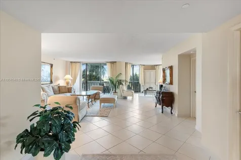 2000 Island Boulevard Aventura FL 33160