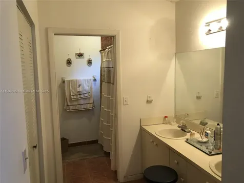 1387 SE 10th Street Homestead FL 33035