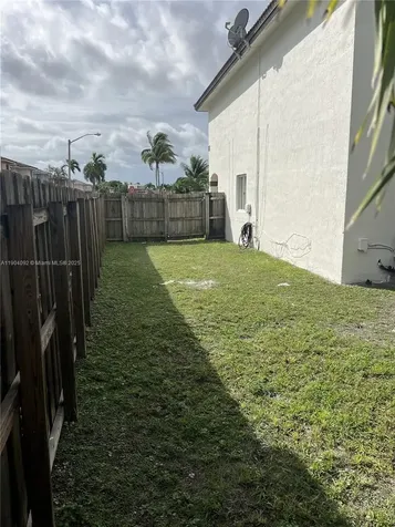 1387 SE 10th Street Homestead FL 33035