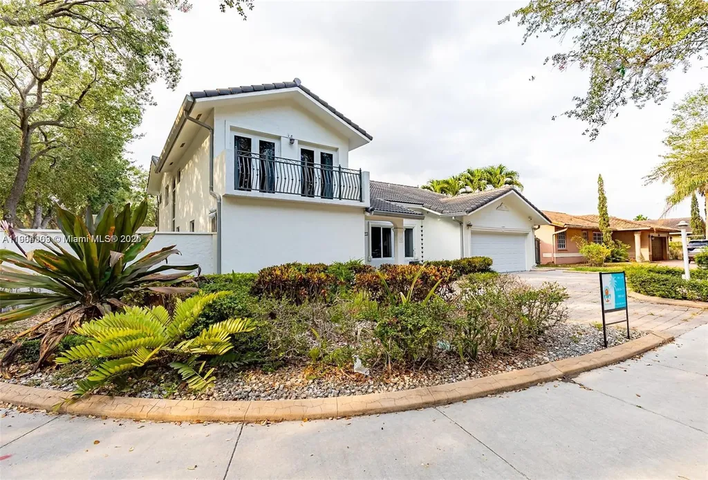 8371 NW 166th Terrace Miami Lakes FL 33016