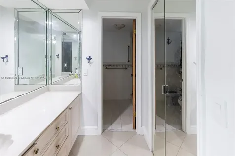 8371 NW 166th Terrace Miami Lakes FL 33016