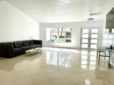 8371 NW 166th Terrace Miami Lakes FL 33016