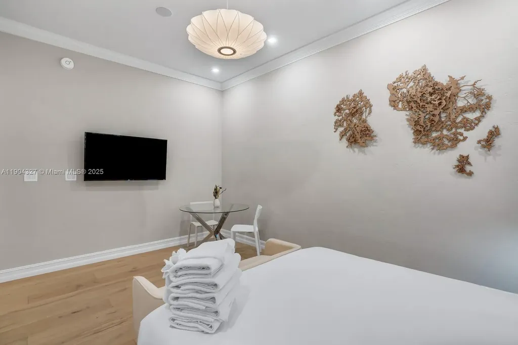 168 Fiesta Way Fort Lauderdale FL 33301