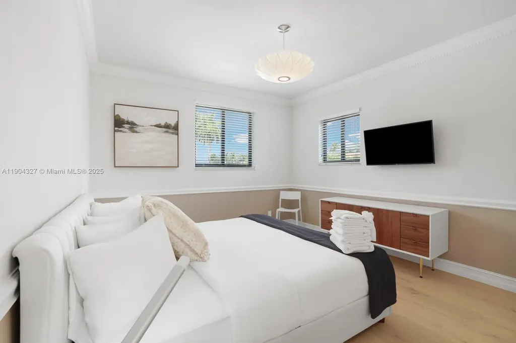 168 Fiesta Way Fort Lauderdale FL 33301