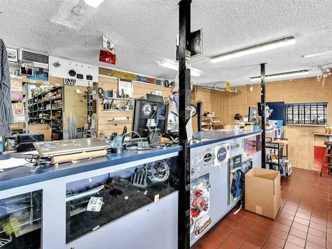 2112 NW 36th Street Miami FL 33142