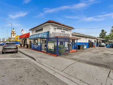 2112 NW 36th Street Miami FL 33142