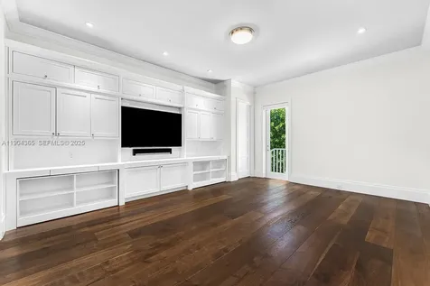 2500 Regatta Avenue Miami Beach FL 33140