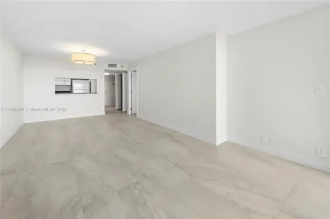 2555 Collins Avenue Miami Beach FL 33140