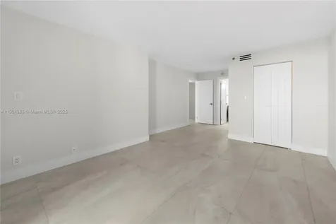 2555 Collins Avenue Miami Beach FL 33140