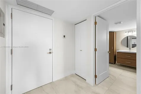 2555 Collins Avenue Miami Beach FL 33140