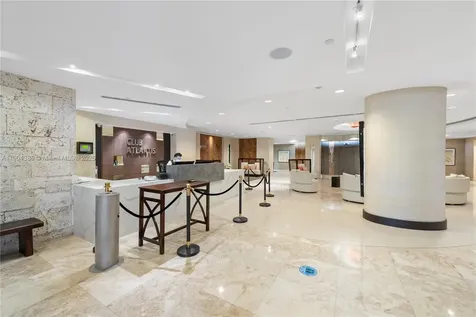 2555 Collins Avenue Miami Beach FL 33140