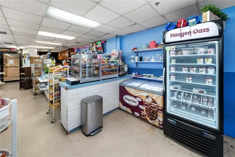 2555 Collins Avenue Miami Beach FL 33140