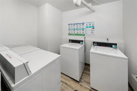 2555 Collins Avenue Miami Beach FL 33140