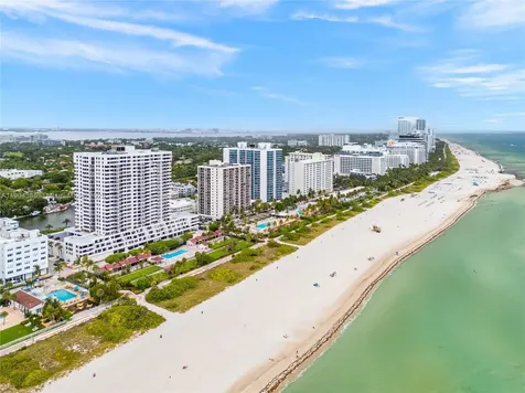 2555 Collins Avenue Miami Beach FL 33140