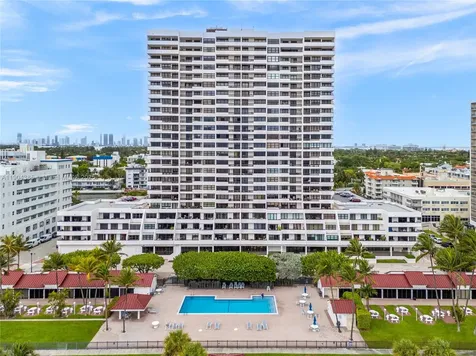 2555 Collins Avenue Miami Beach FL 33140