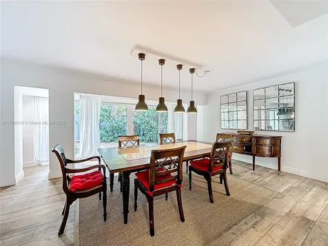 254 Sea View Drive Key Biscayne FL 33149