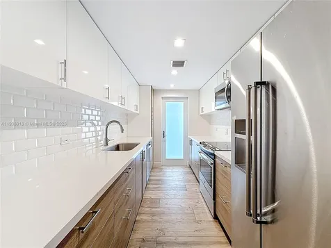 254 Sea View Drive Key Biscayne FL 33149