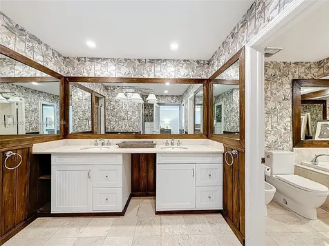 254 Sea View Drive Key Biscayne FL 33149