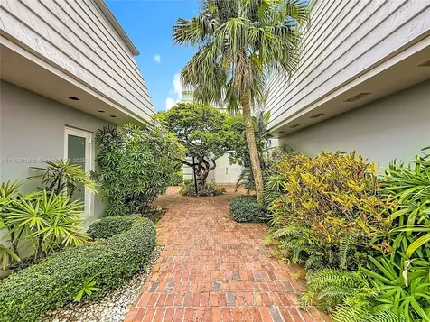 254 Sea View Drive Key Biscayne FL 33149