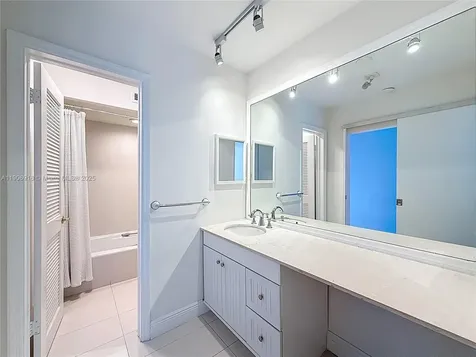 254 Sea View Drive Key Biscayne FL 33149