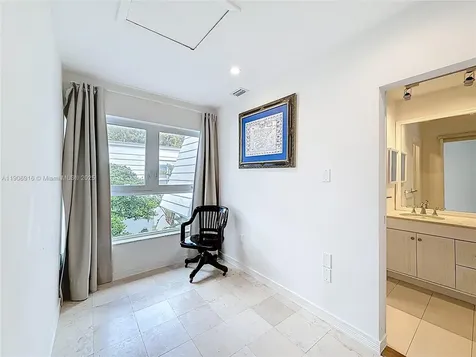 254 Sea View Drive Key Biscayne FL 33149