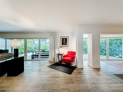 254 Sea View Drive Key Biscayne FL 33149