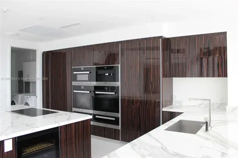 18555 Collins Avenue Sunny Isles Beach FL 33160
