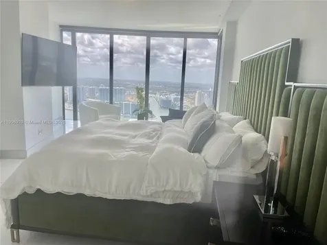 18555 Collins Avenue Sunny Isles Beach FL 33160