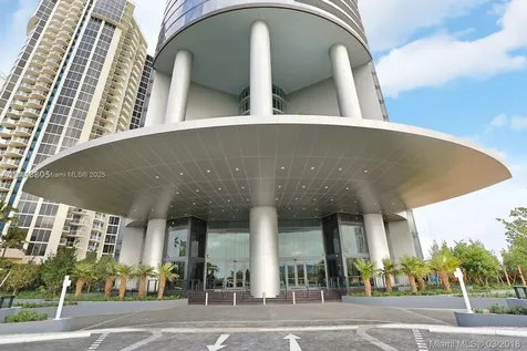 18555 Collins Avenue Sunny Isles Beach FL 33160