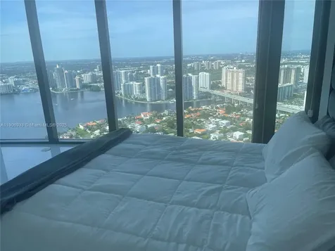 18555 Collins Avenue Sunny Isles Beach FL 33160