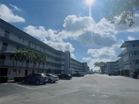 443 NE 195th Street Miami FL 33179