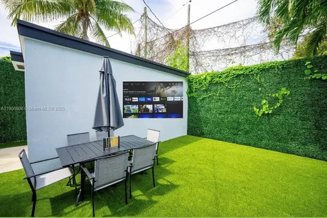 545 NW 47th Street Miami FL 33127