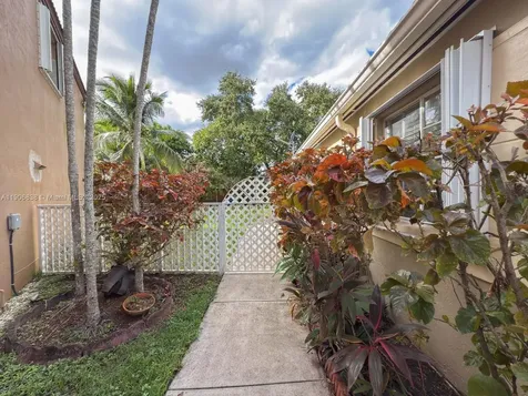16930 SW 139th Place Miami FL 33177