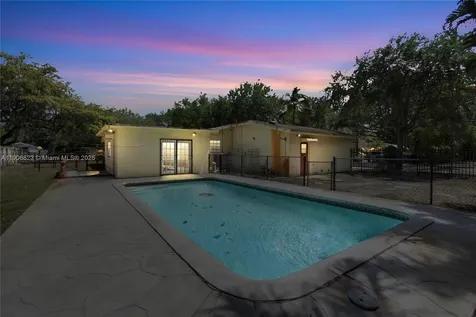 6013 Rose Terrace Plantation FL 33317