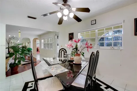 6013 Rose Terrace Plantation FL 33317