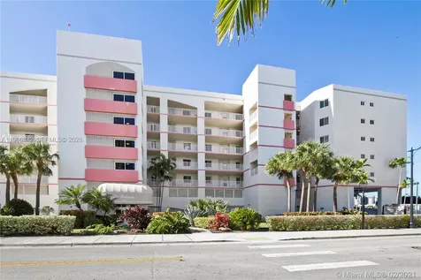 18260 N Bay Road Sunny Isles Beach FL 33160
