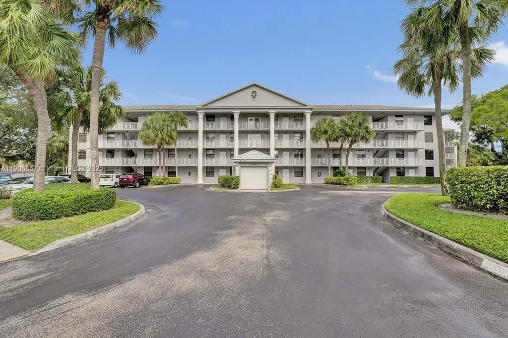 1502 Whitehall Drive Davie FL 33324